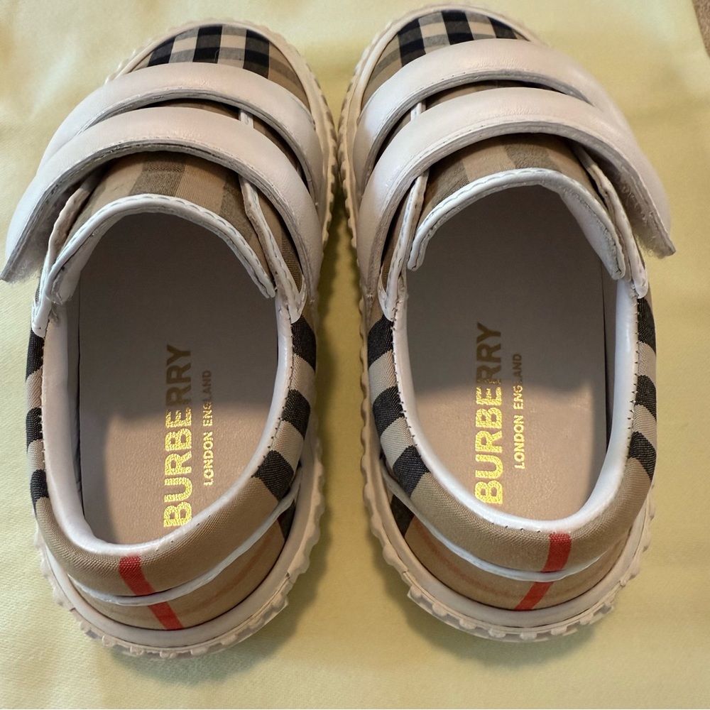 Burberry Kids Shoes Size EUR 26 - Picture 8 of 9